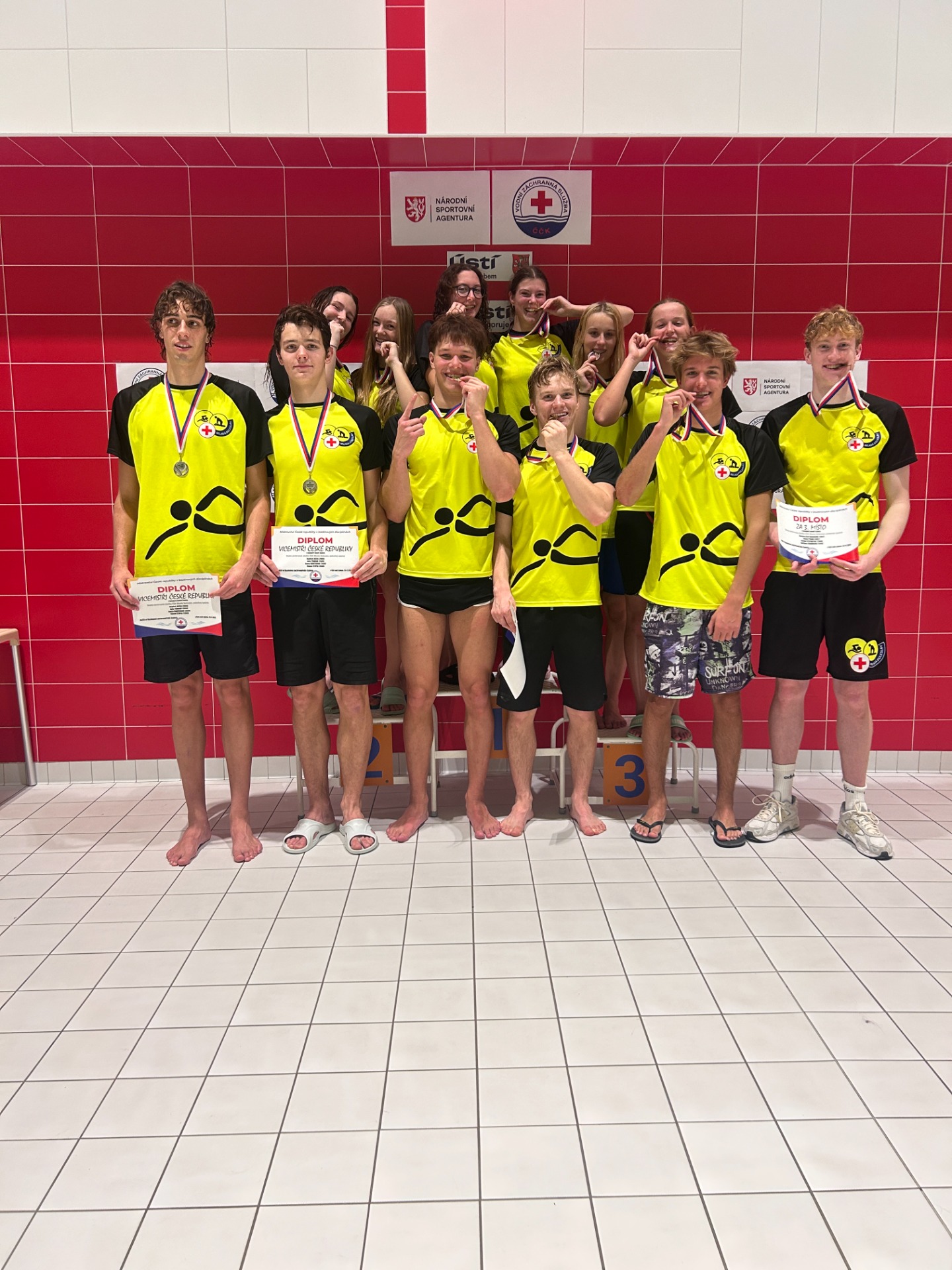 Juniorská dominance v MIX štafetě